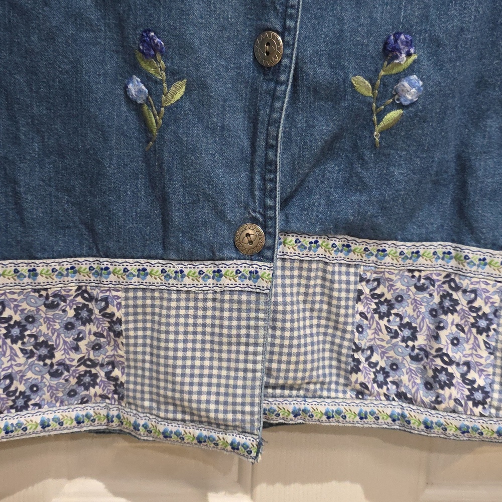 Bobbie Brooks Light Blue Denim Top with Gold Logo Tag Size L - Picture 7 of 10